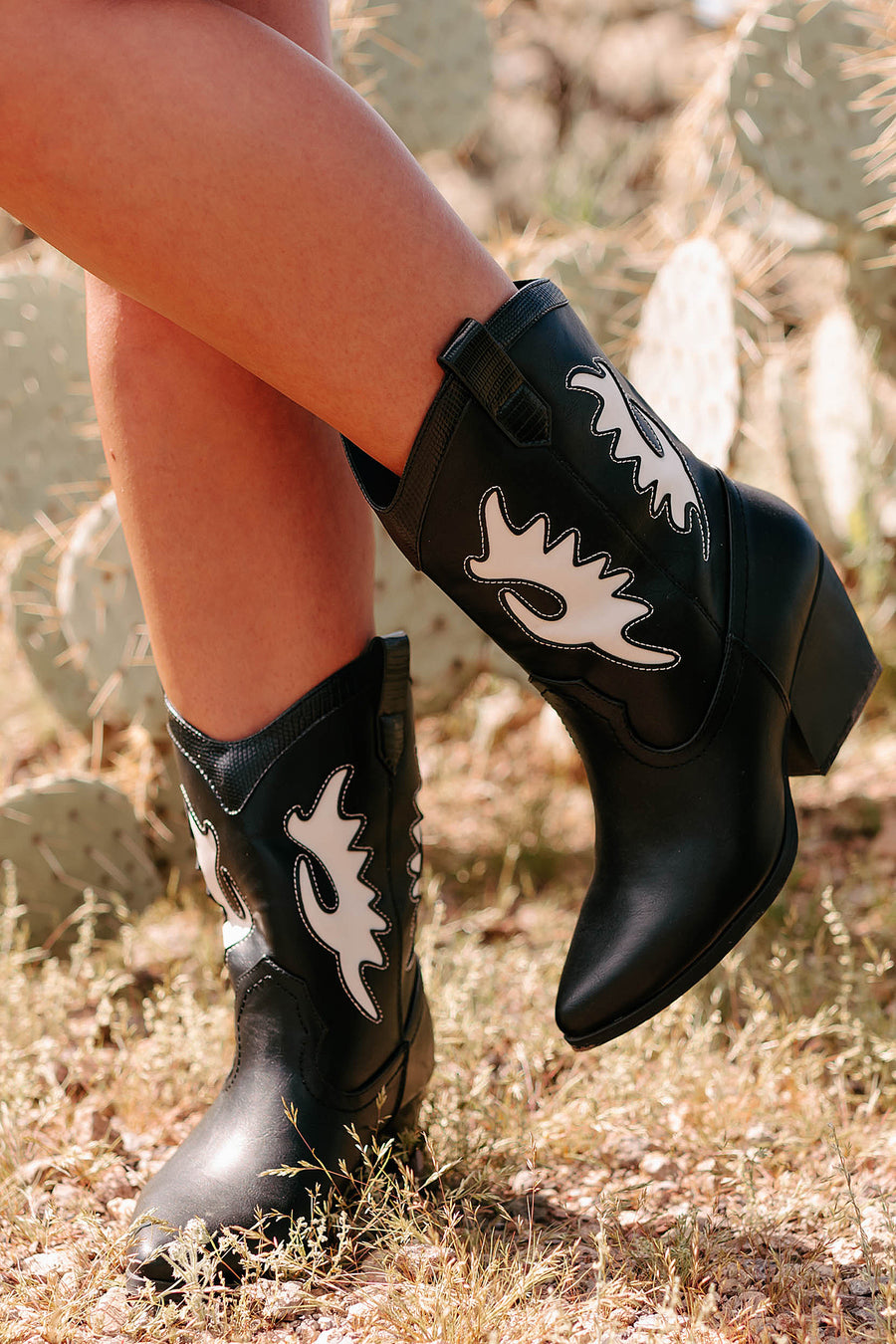 Lasso Your Heart Cowboy Boots (Black) - NanaMacs