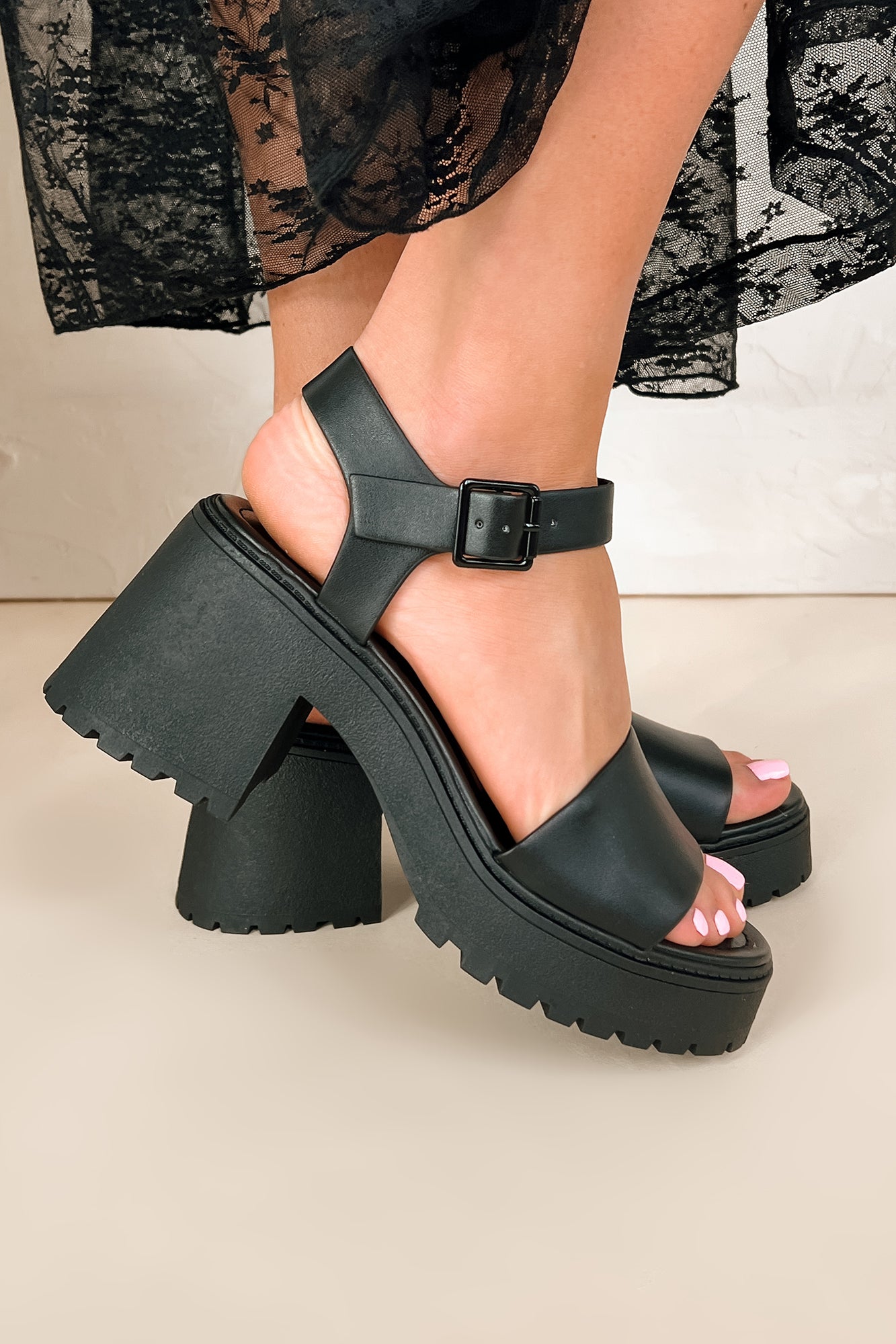 Interesting Take Chunky Platform Sandals (Black) - NanaMacs
