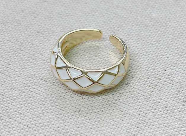 PREORDER Just Being Cute Textured Ring (White) - NanaMacs