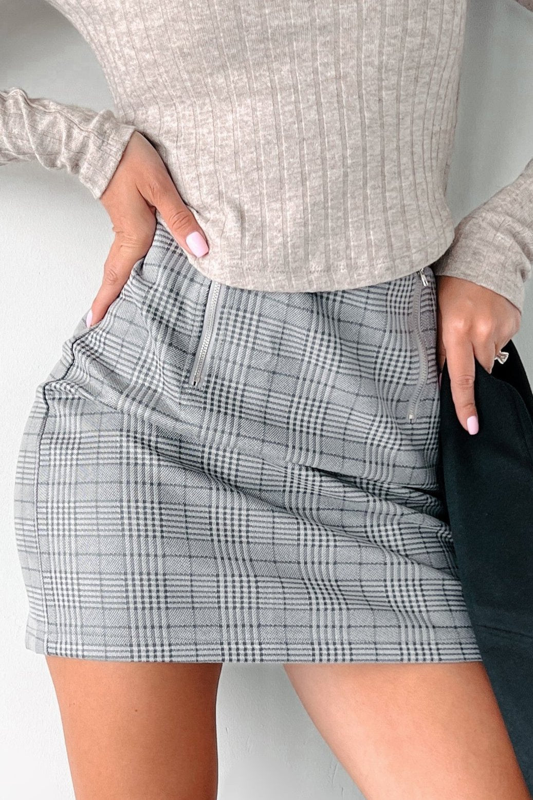 Grey plaid skirt in spanish hotsell