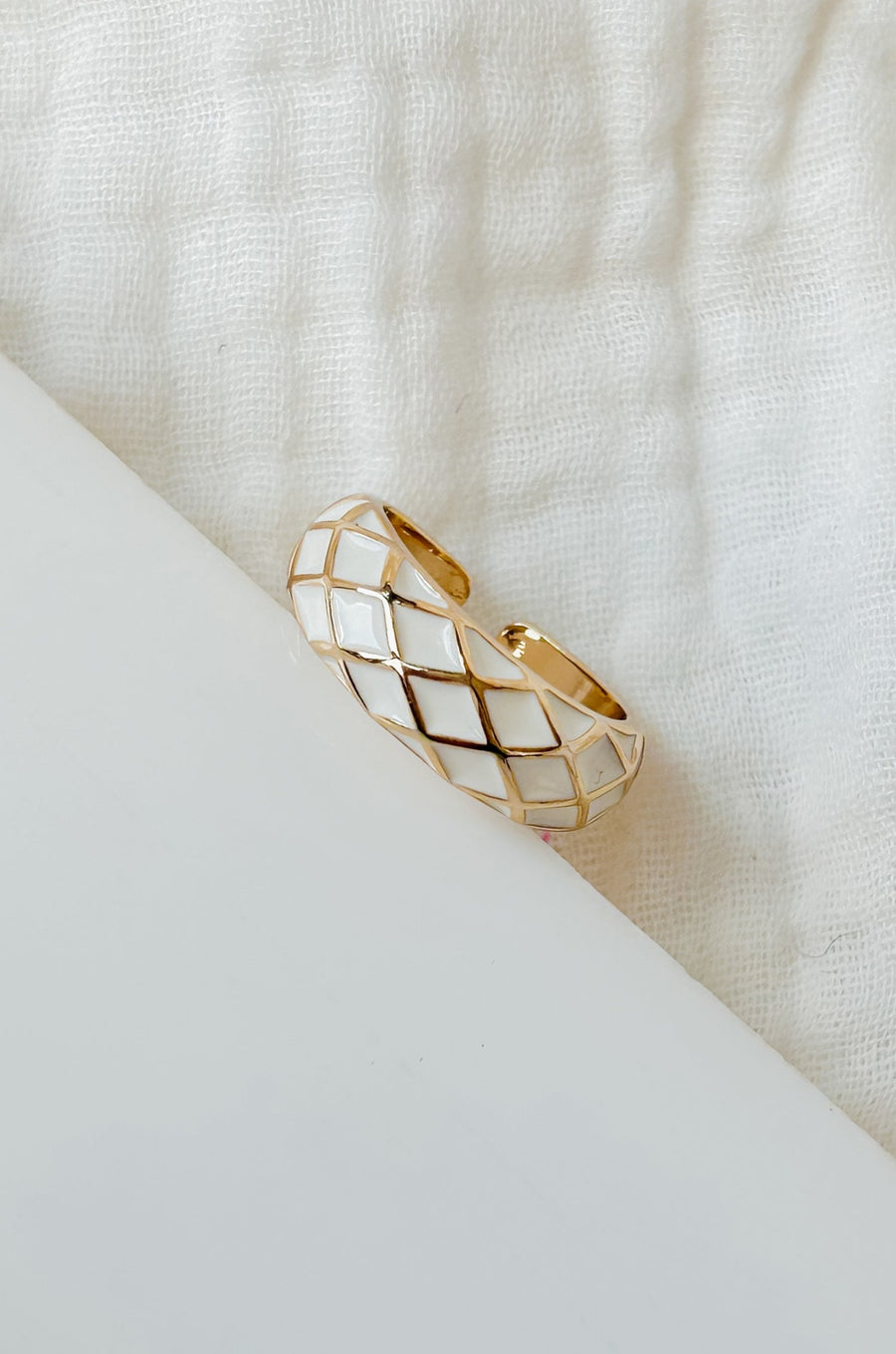 Just Being Cute Textured Ring (White)
