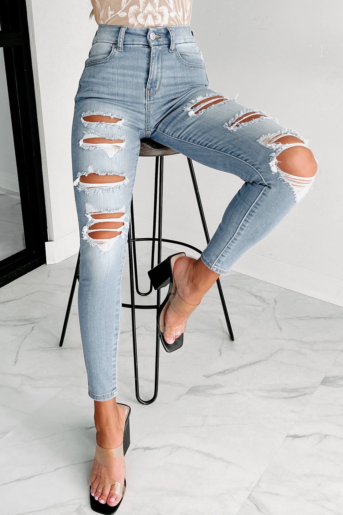 Juniors' SO® Ripped High-Waisted Ankle Jeggings