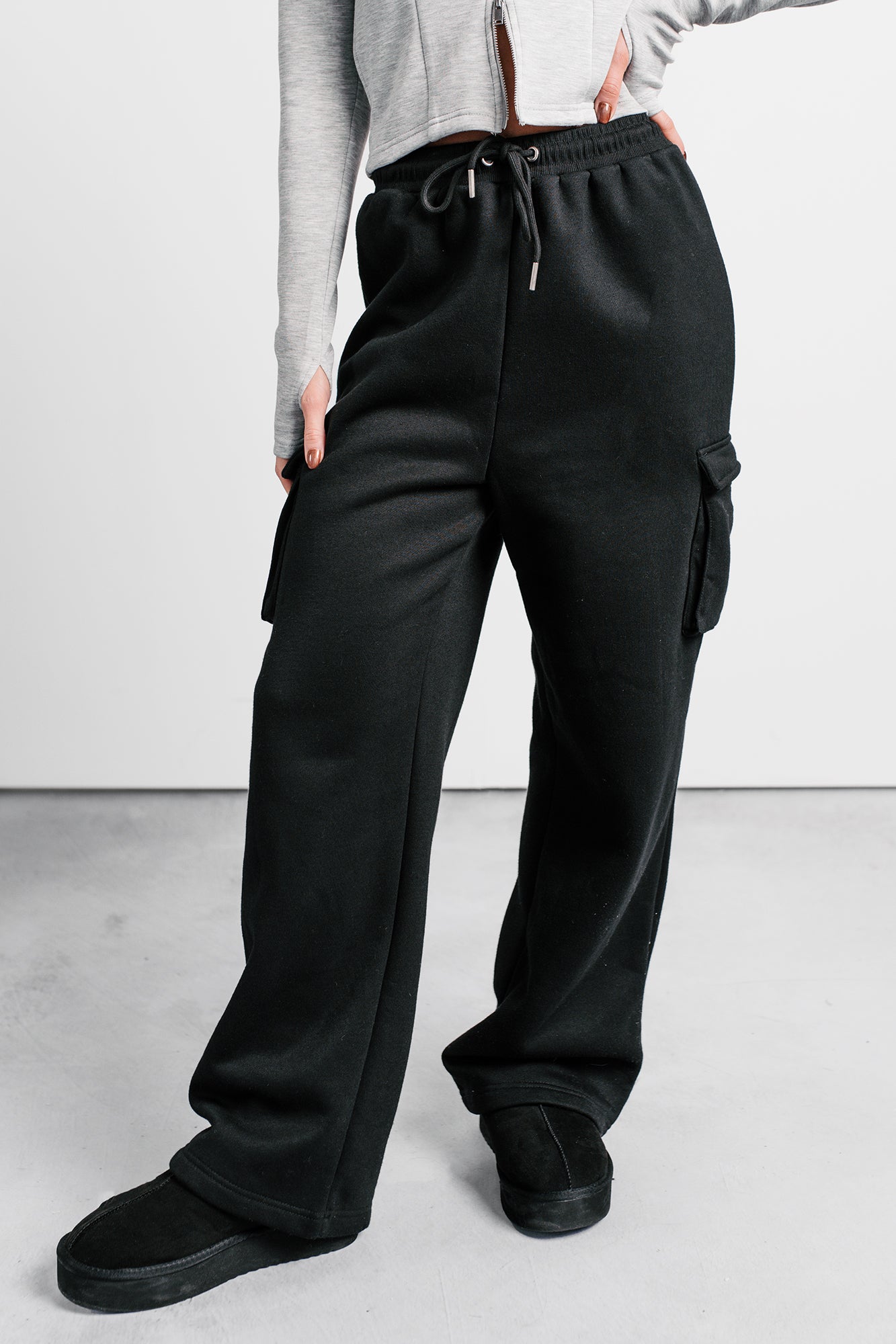 Daily Pause Wide Leg Cargo Sweatpants (Black) - NanaMacs