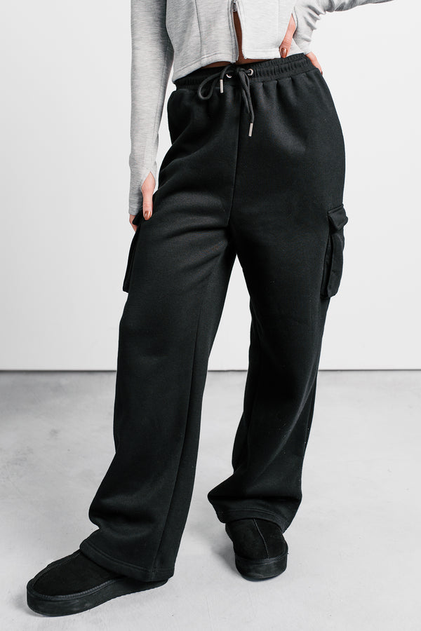 Daily Pause Wide Leg Cargo Sweatpants (Black)