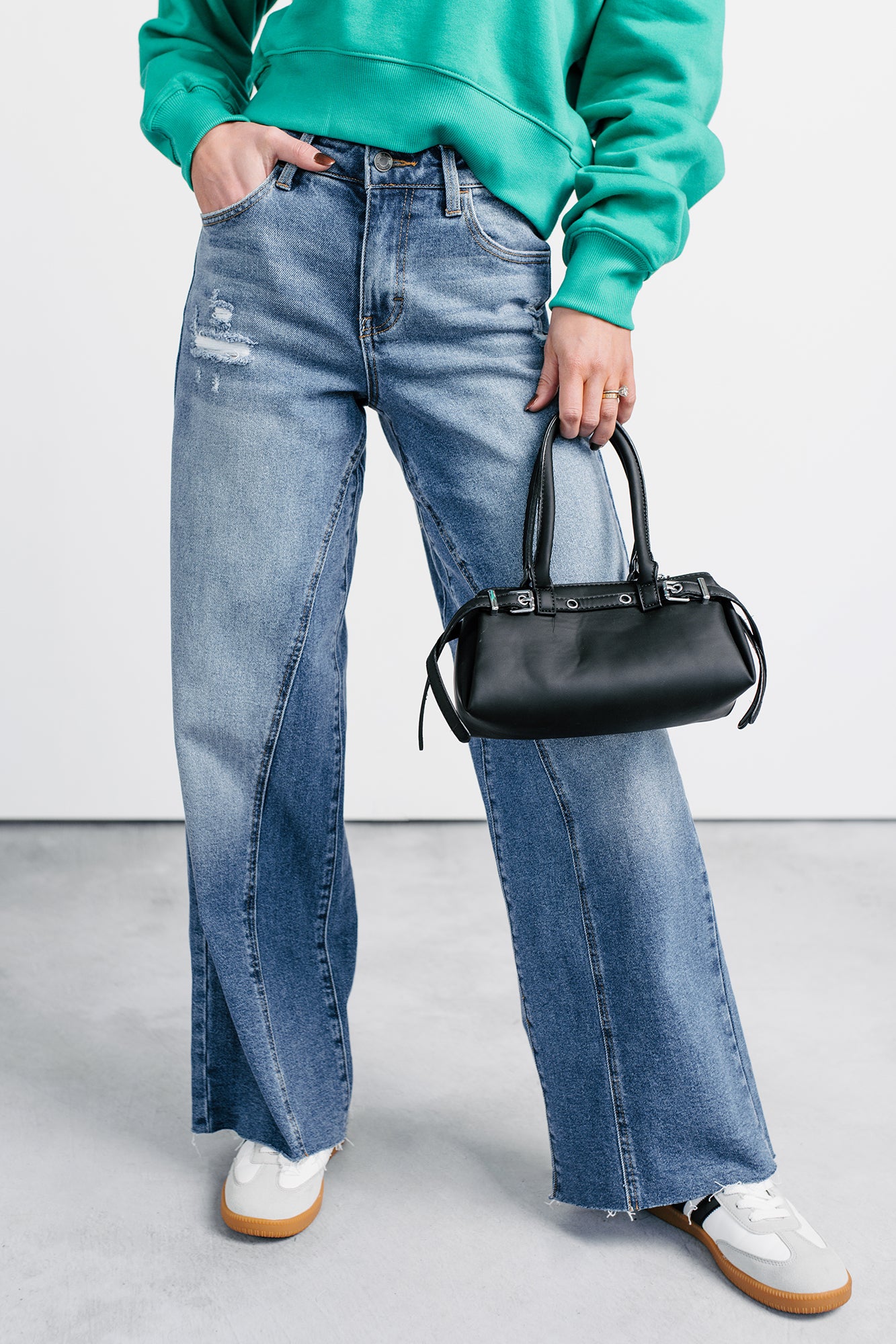 Isaac Mid Rise Wide Leg Cello Jeans (Medium)