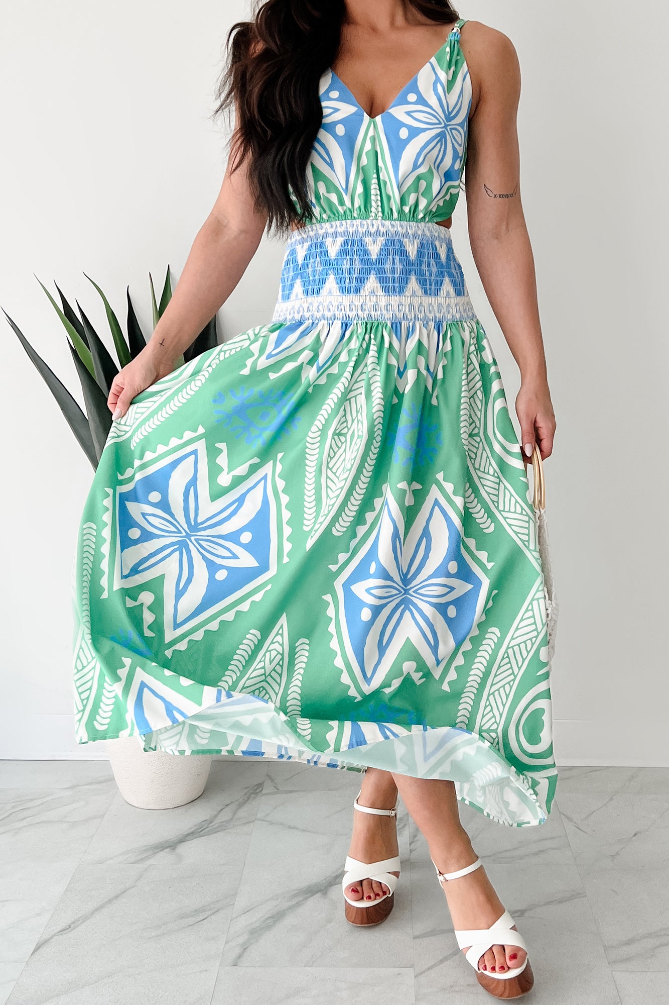 Women's Walking Tall Tropical Print Maxi Dress in Green - Size L Women's Walking Tall Tropical Print Maxi Dress in Green - Size L