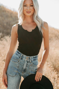 Daily Icon Notched Signature 8 Rib Knit Tank (Black) - NanaMacs