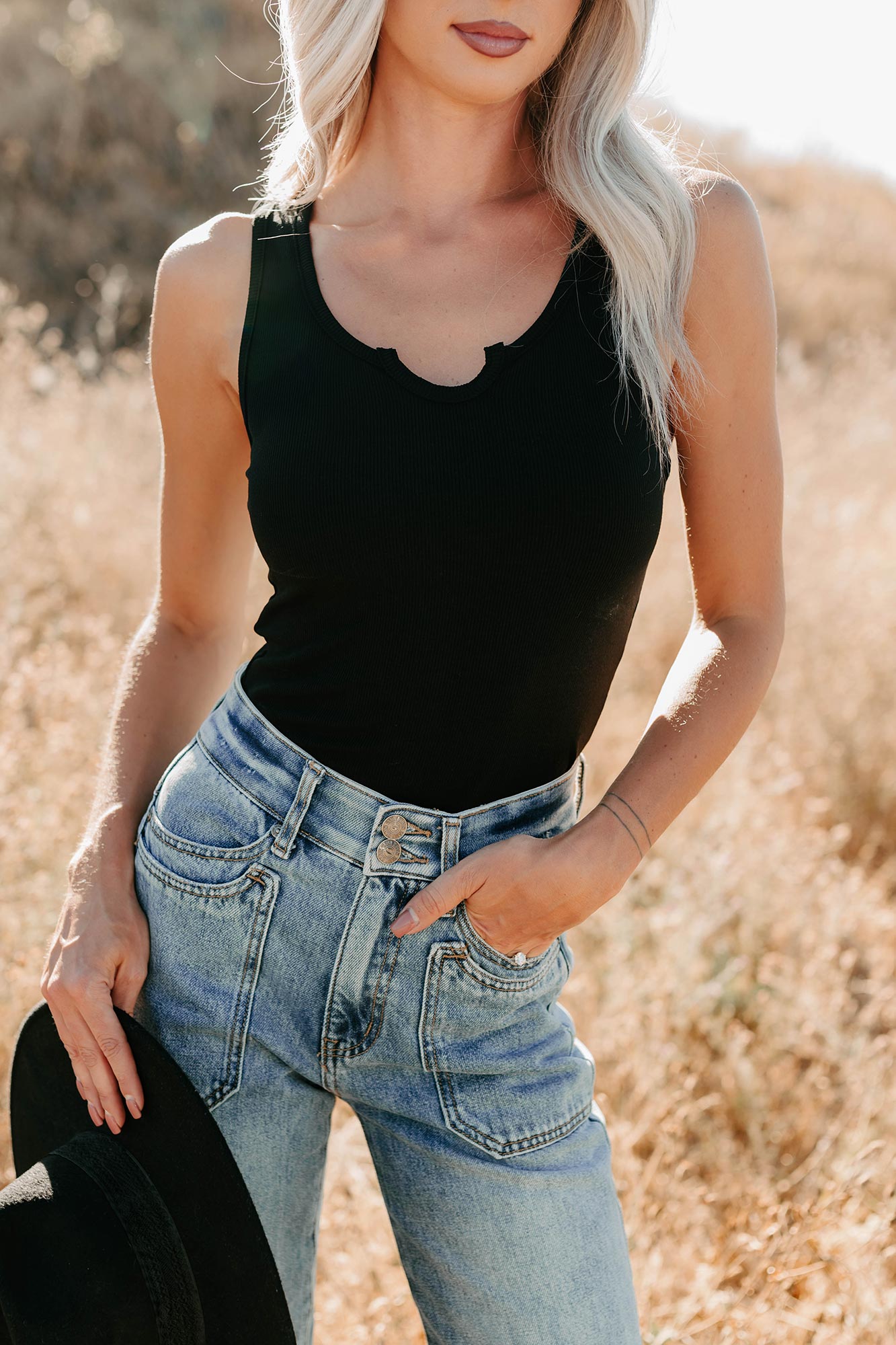 Daily Icon Notched Signature 8 Rib Knit Tank (Black) - NanaMacs