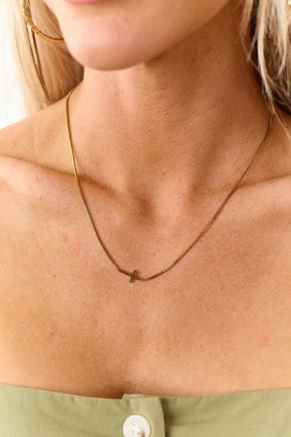 Classic Ease Cross Pendant Necklace (Gold) - NanaMacs