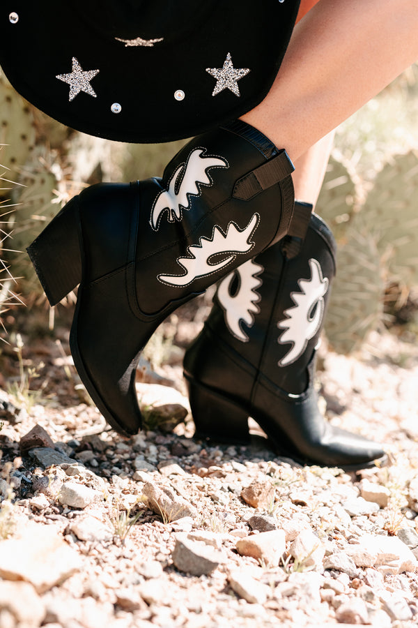 Lasso Your Heart Cowboy Boots (Black) - NanaMacs