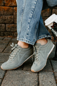 Chase The Wins Lace-Up Mesh Sneakers (Green) - NanaMacs