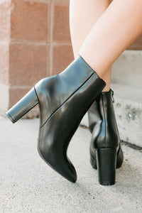 Letting Glow Block Heel Pointed Booties (Black) - NanaMacs