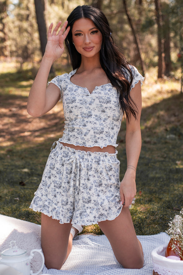 Springing Forward Floral Crop Top & Shorts Set (Ivory/Blue) - NanaMacs