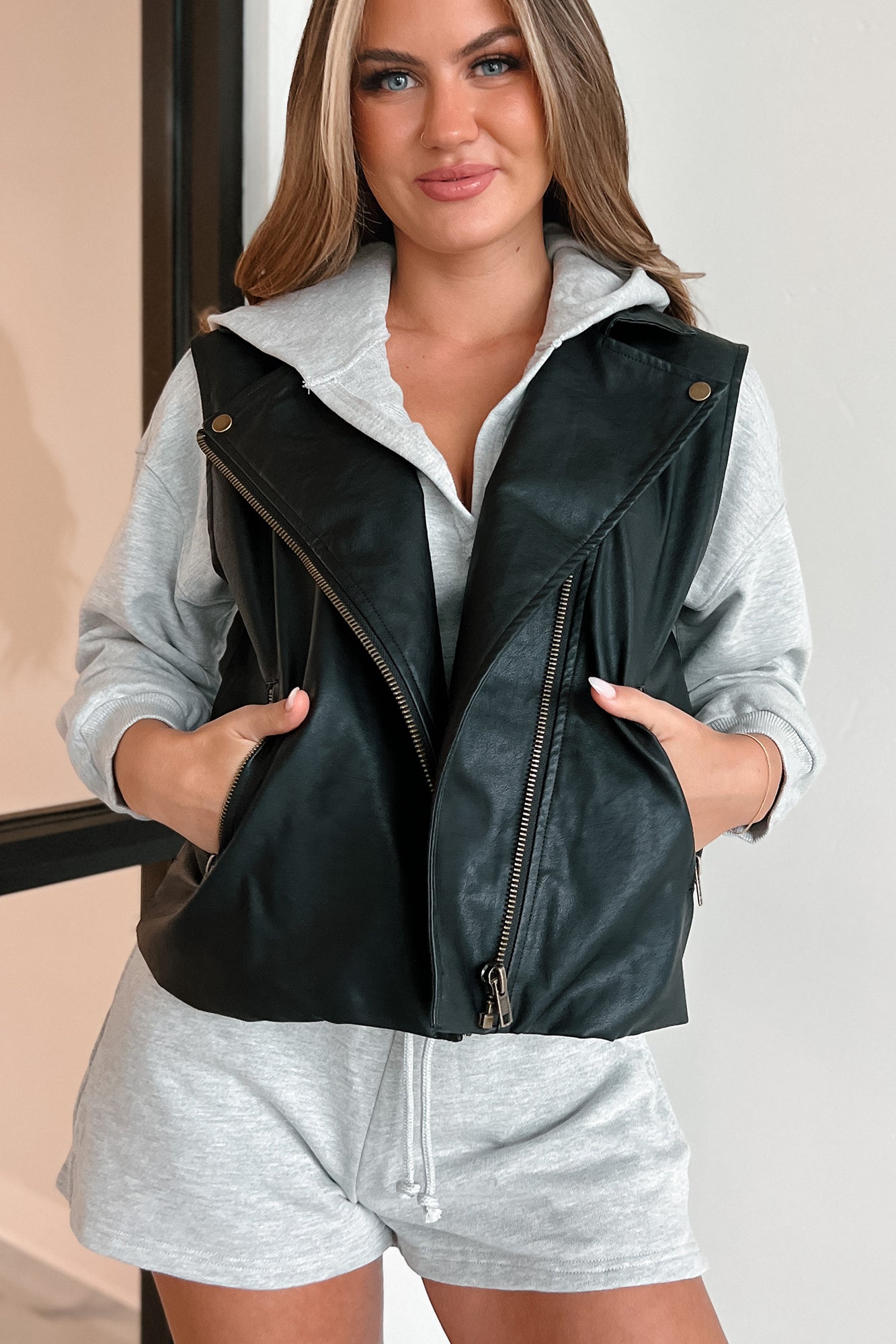 FAUX LEATHER VEST - Black