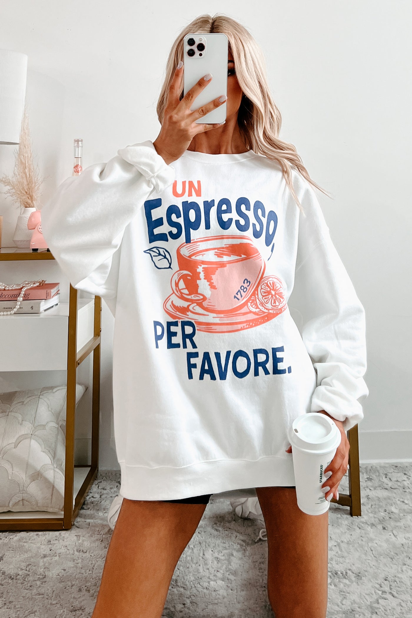 "Un Espresso" Graphic Sweatshirt (White) - NanaMacs