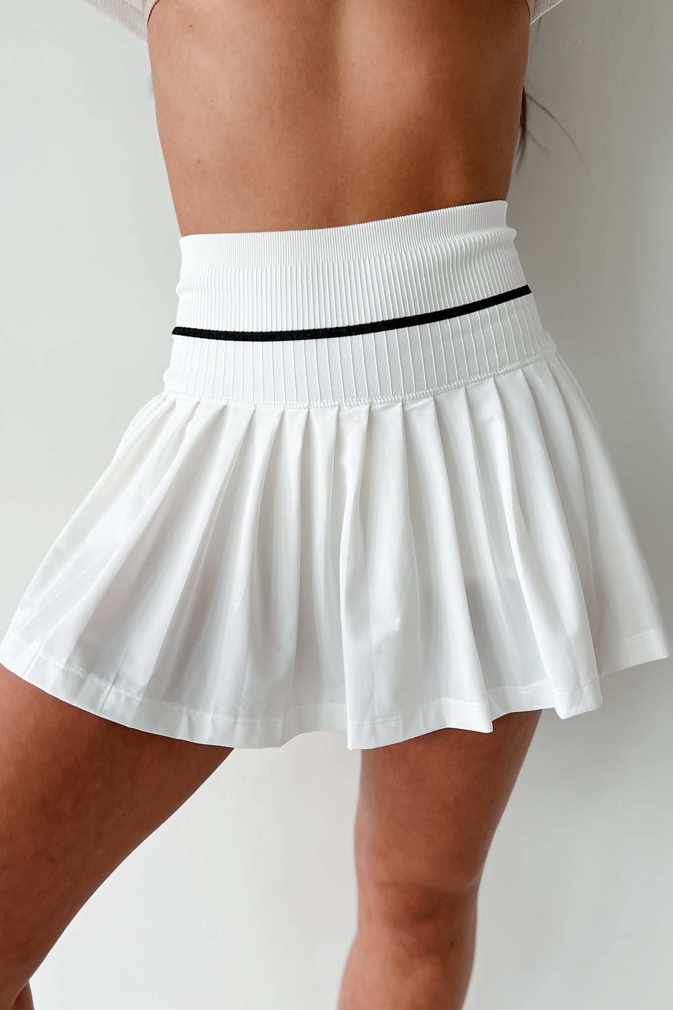 Scoring Points Retro Stripe Crop Top & Tennis Skirt Set (White/Black) - NanaMacs