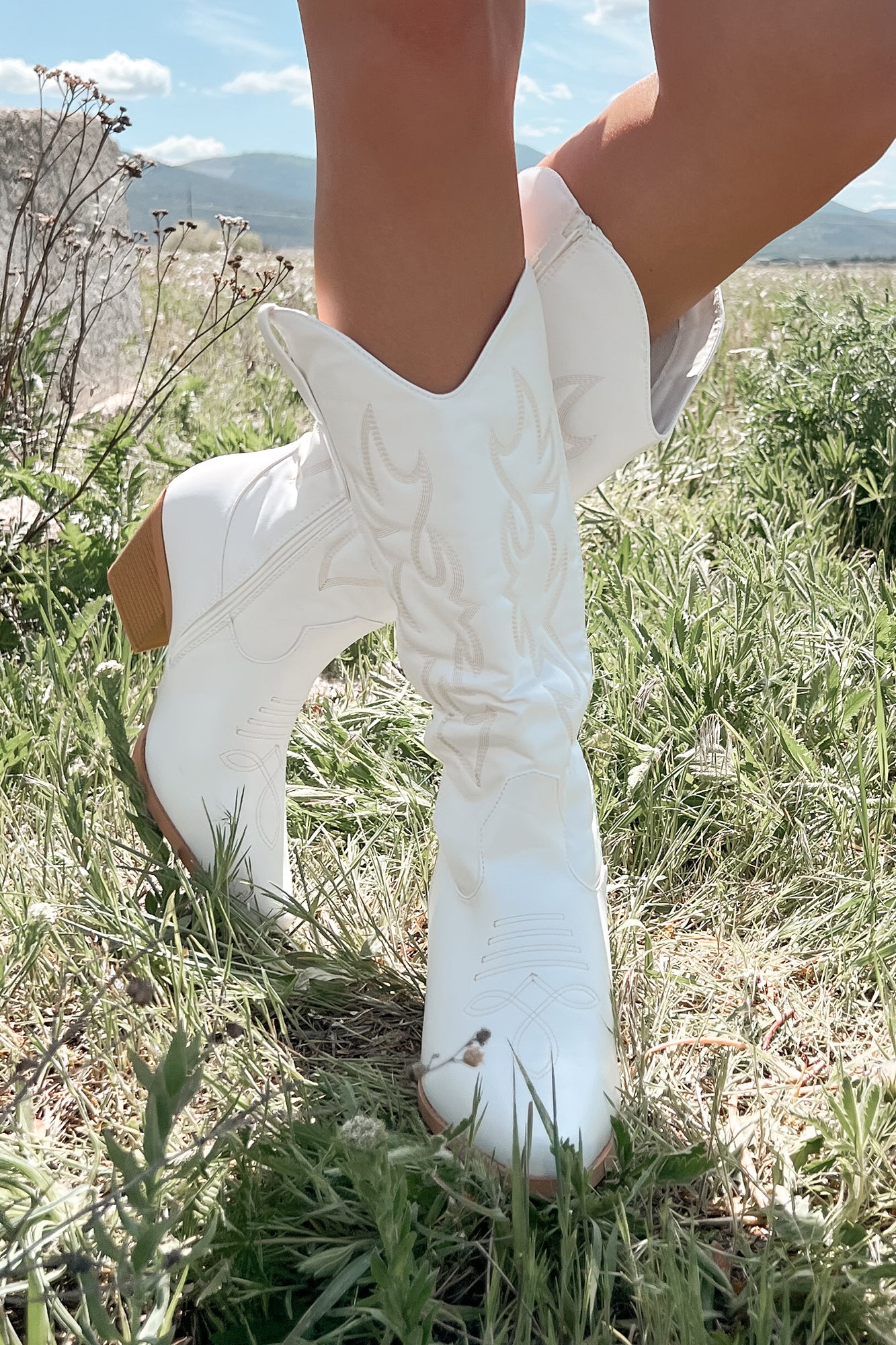 The Rural Life Cowboy Boots (White) - NanaMacs