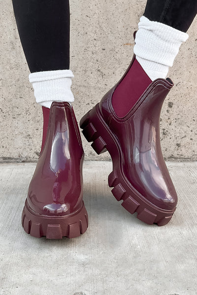 Doorbuster Walking In The Rain Lug Sole Chelsea Rain Boots (Burgundy Patent) - NanaMacs