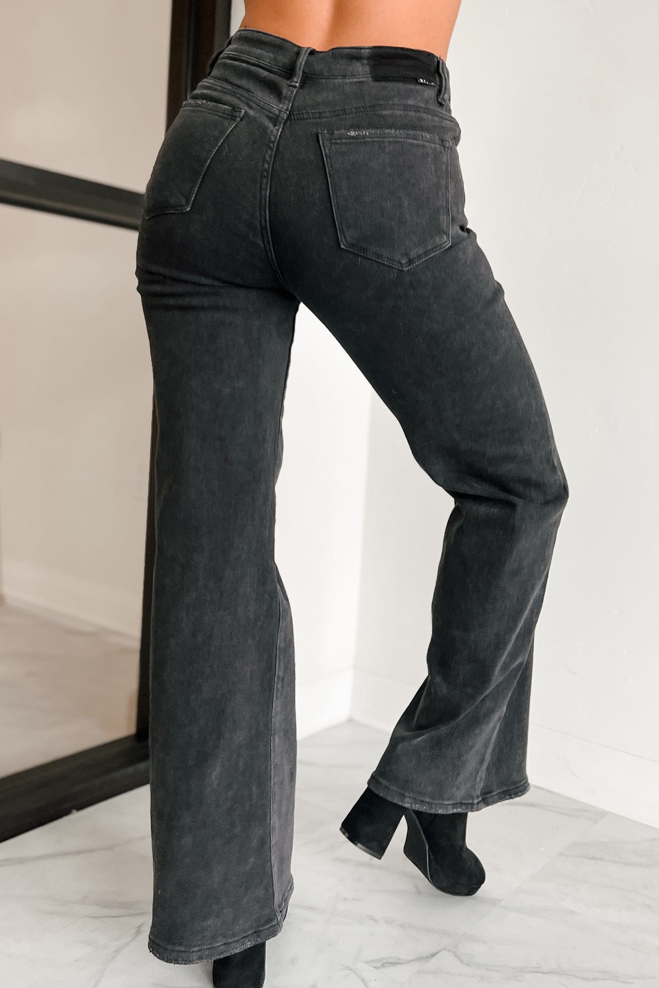 Otto Mid-Rise Folded Waist Risen Wide Leg Jeans (Black)