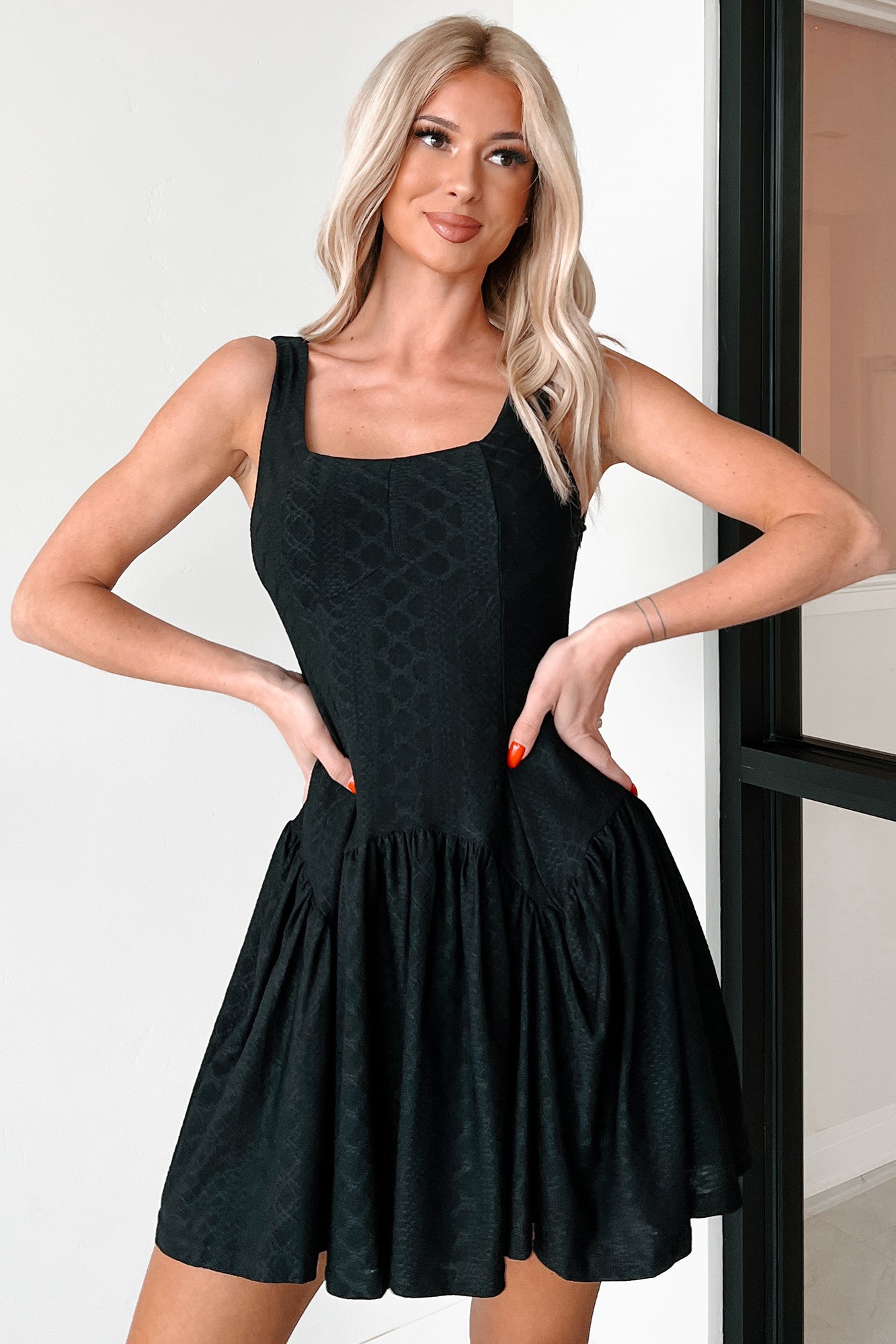Women's Cutie On The Loose Textured Mini Dress in Black
