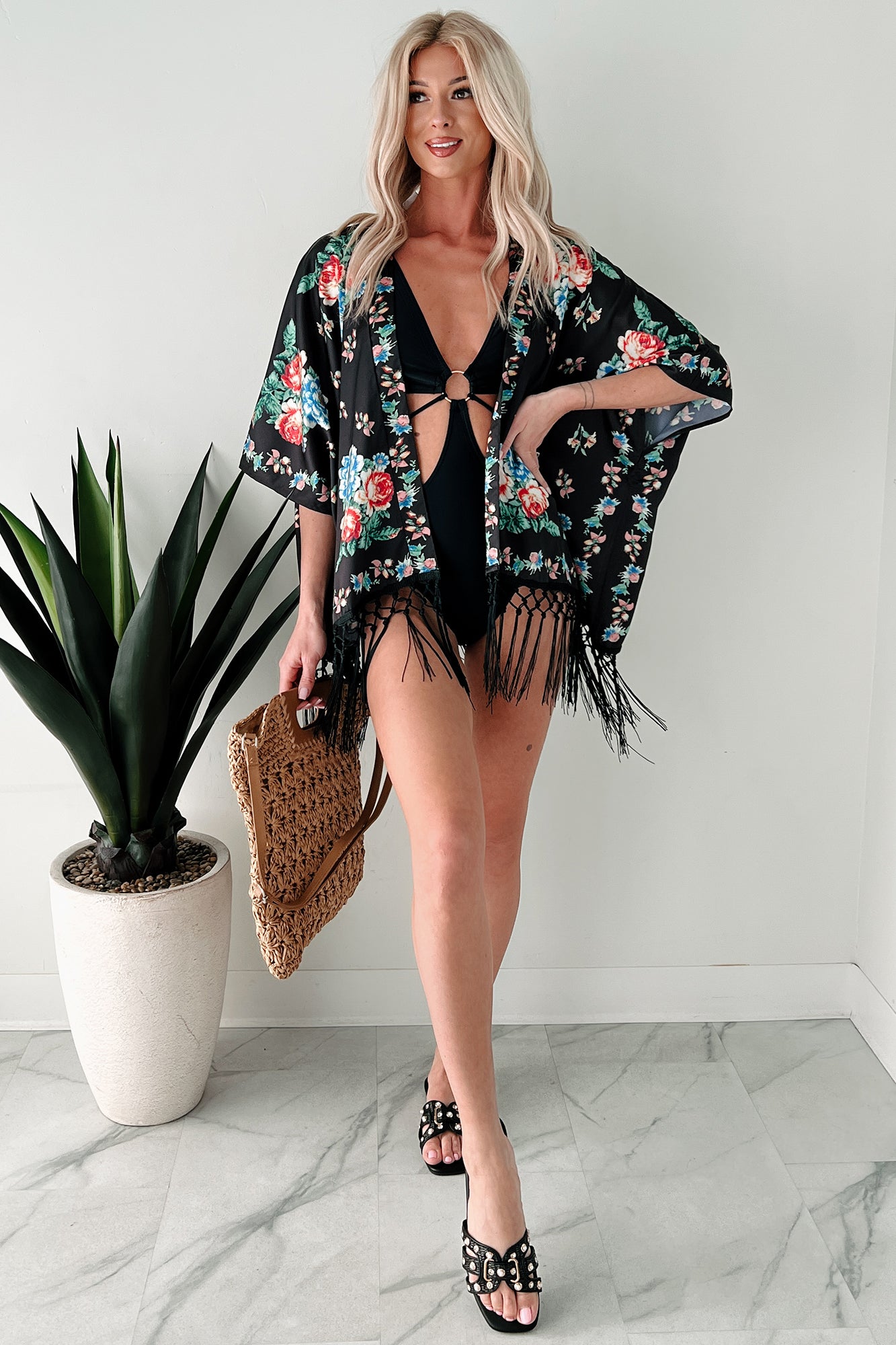 Like A Blooming Rose In Spring Floral Kimono Shawl (Black) · NanaMacs