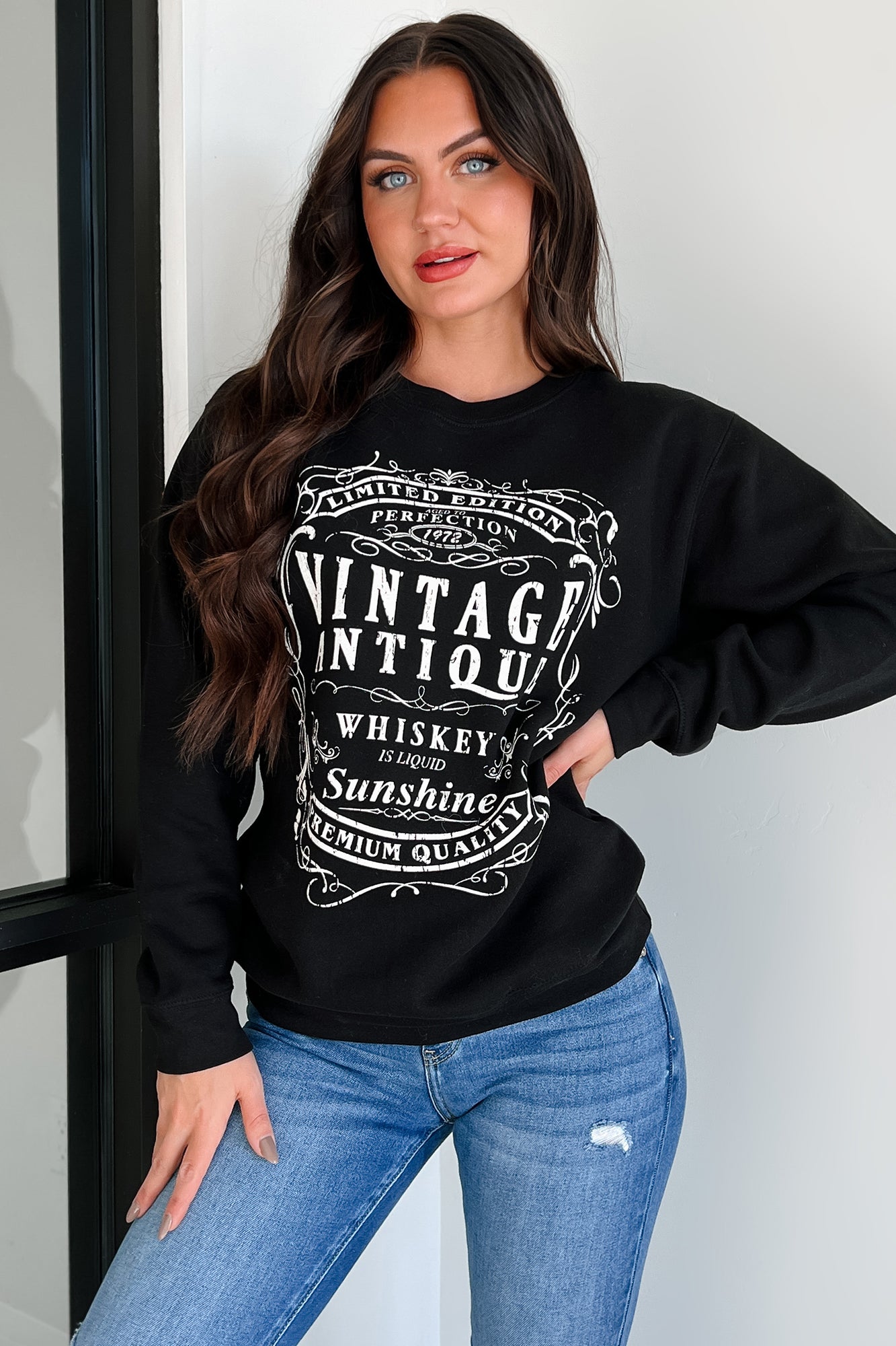 "Vintage Antique Whiskey" Graphic Sweatshirt (Black) - NanaMacs