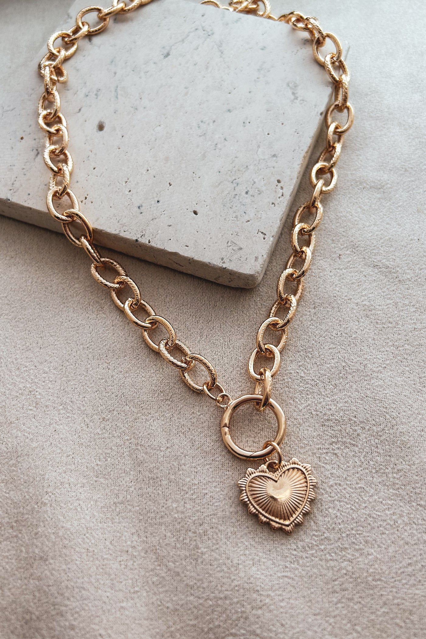 Forever Falling Chain Heart Pendant Necklace (Gold) - NanaMacs