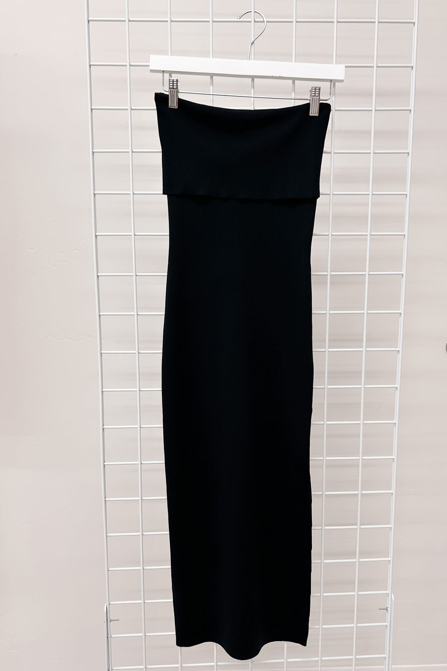 Cushioned Escape Strapless Bodycon Midi Dress (Black) - NanaMacs