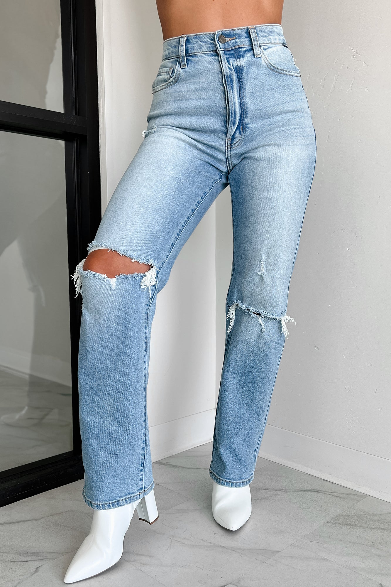 Monty High Rise Distressed Cello Dad Jeans (Light Denim)