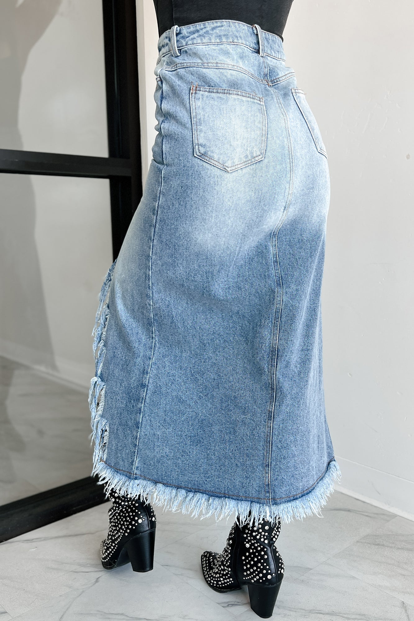 Gone Viral Frayed Hem Denim Skirt (Washed Denim)