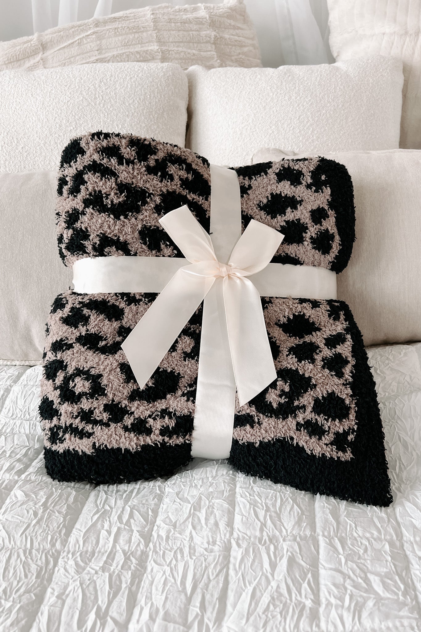 DOORBUSTER All Cozied Up Reversible Fuzzy Blanket (Taupe Leopard) - NanaMacs