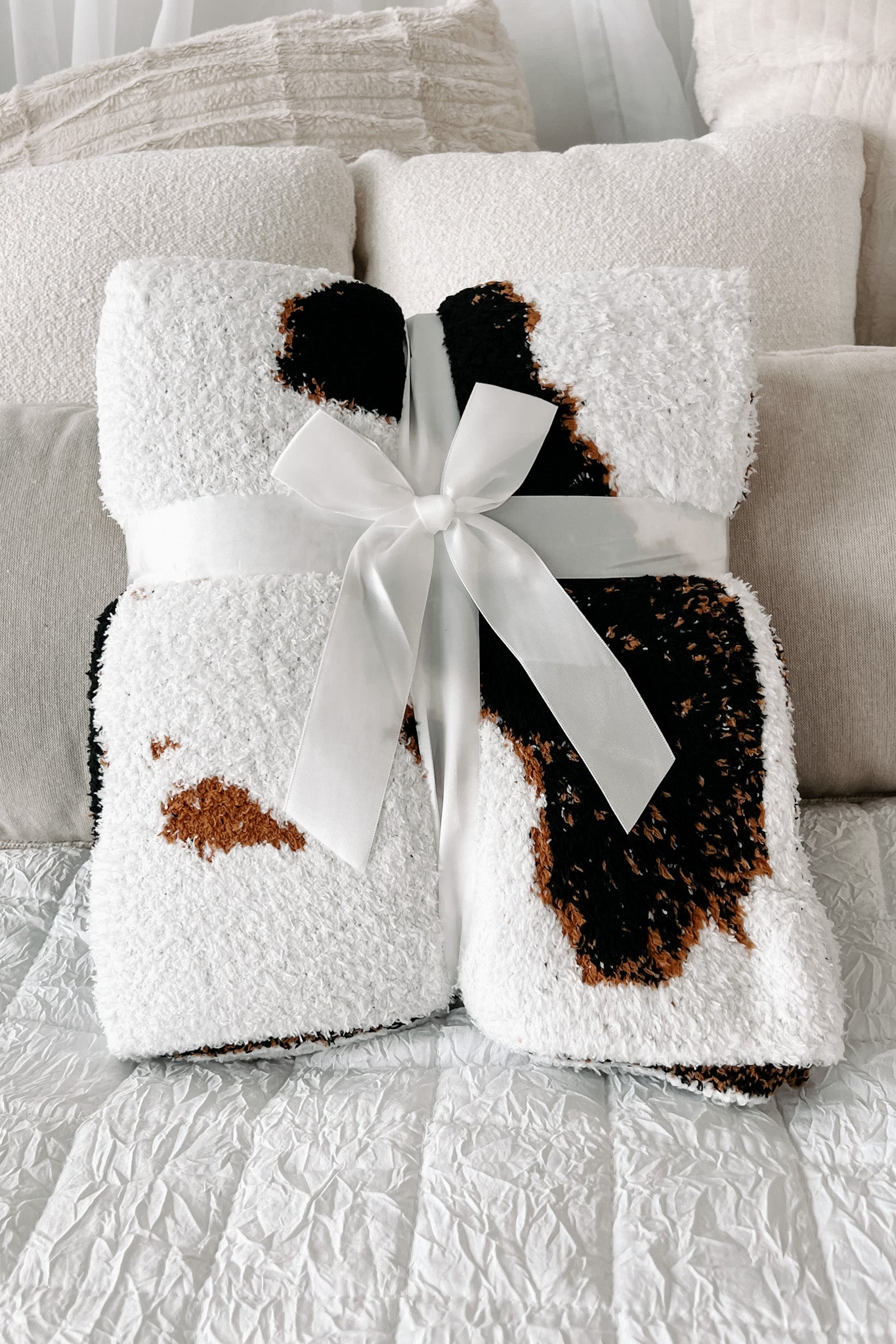 DOORBUSTER Let's Cuddle Fuzzy Blanket (Cow Print) - NanaMacs