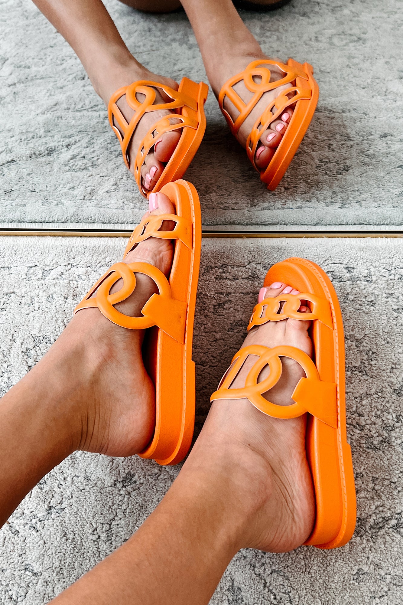 I've Been Everywhere Chain Motif Sandals (Orange) - NanaMacs