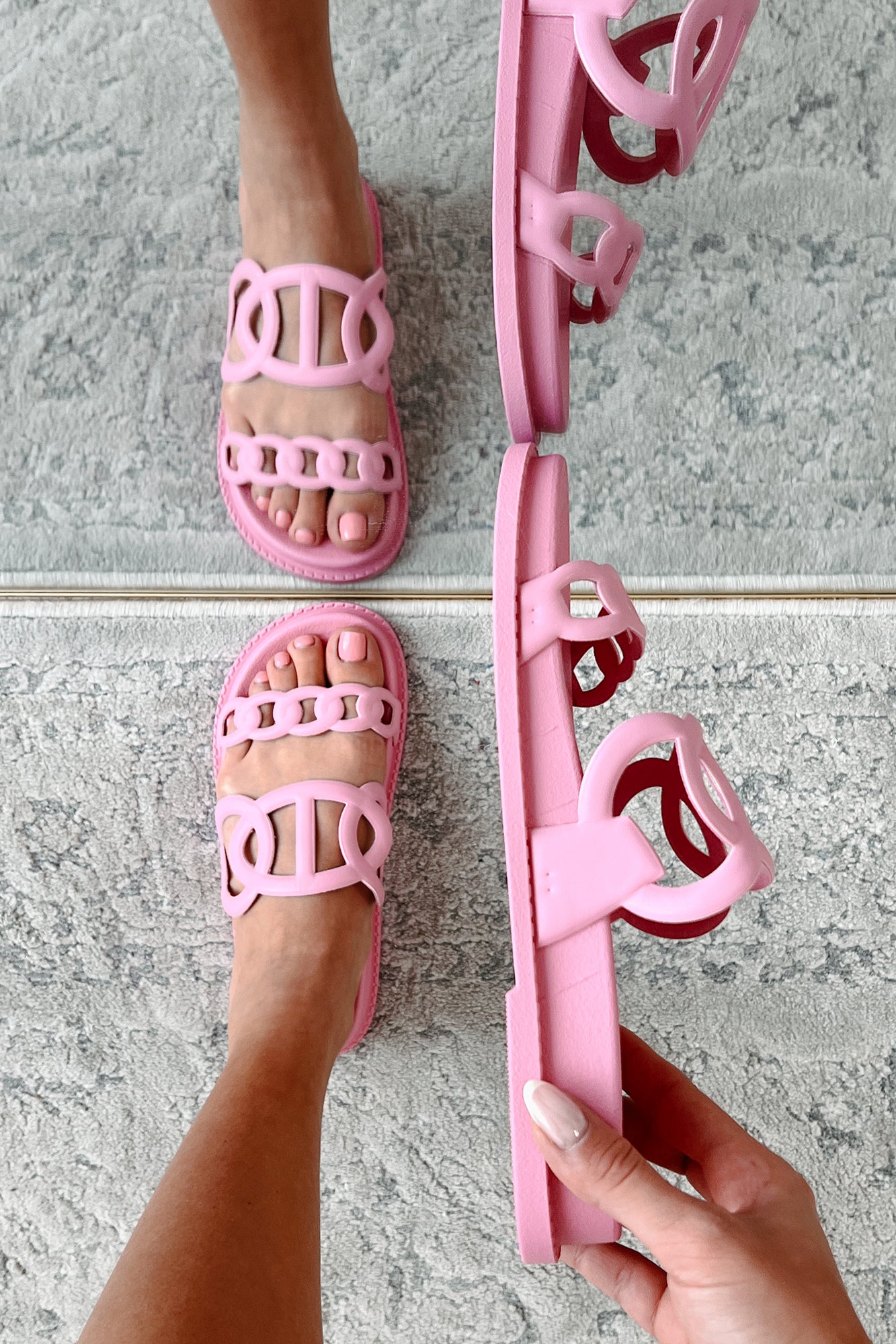 I've Been Everywhere Chain Motif Sandals (Pink) - NanaMacs