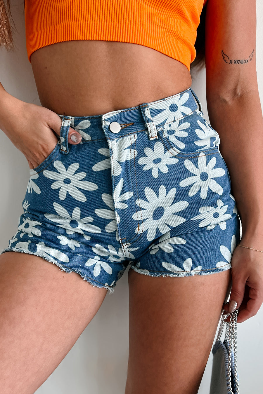 Flowery Feelings Daisy Print Denim Shorts (Blue)