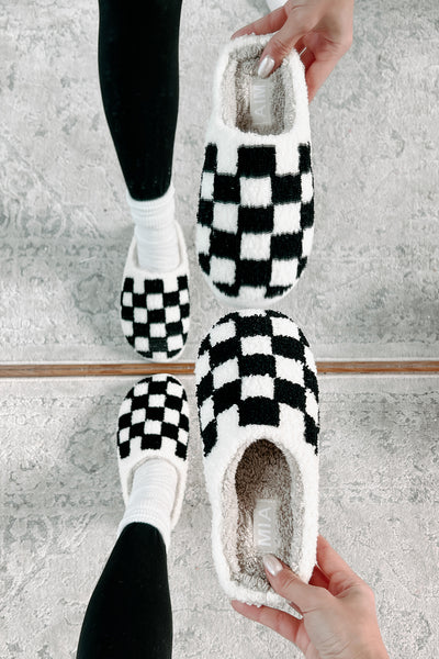 The Cozy Life Fuzzy Checker Slippers (Black/White) - NanaMacs