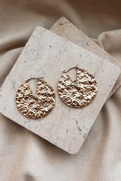 Serene Tranquility Hammered Metal Earrings (Gold)