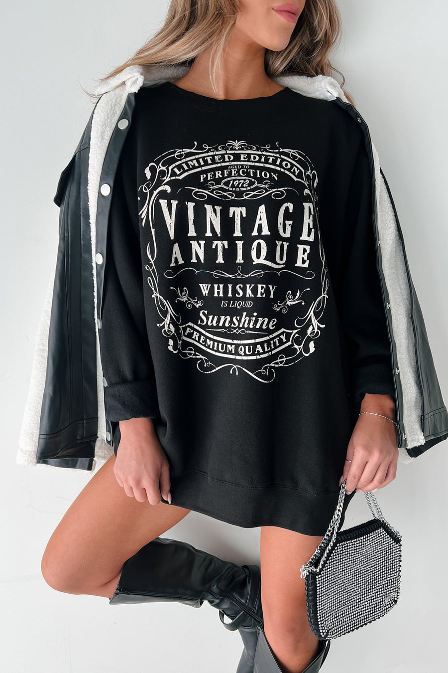 "Vintage Antique Whiskey" Graphic Sweatshirt (Black) - NanaMacs