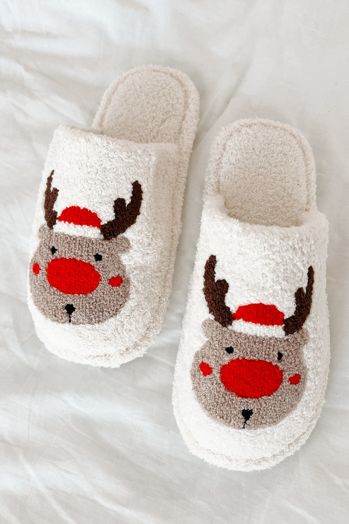 Hey Rudolph Fuzzy Reindeer Slippers (White/Reindeer) - NanaMacs