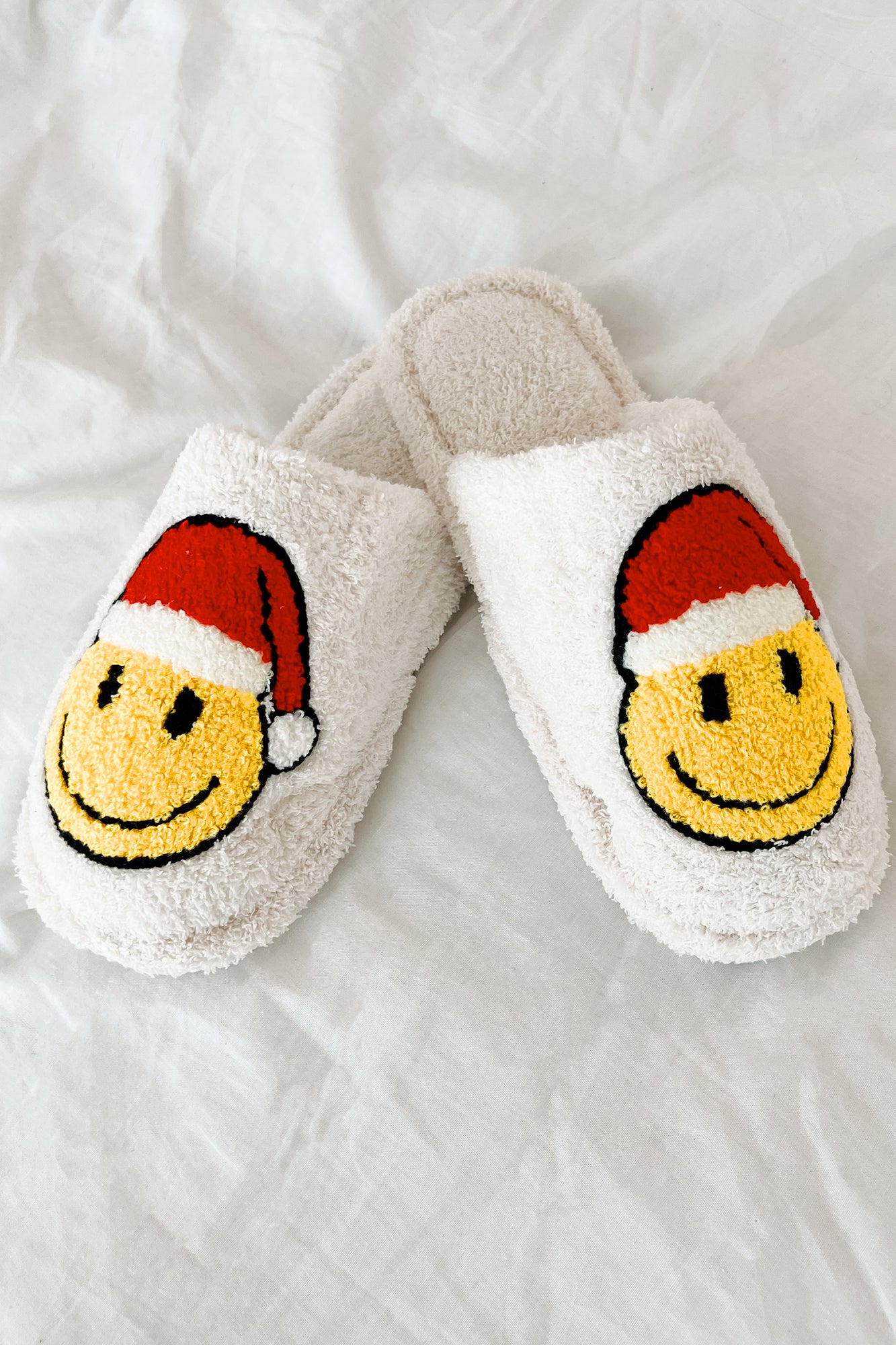 Jolly For The Holidays Fuzzy Santa Smile Slippers (White/Santa) - NanaMacs