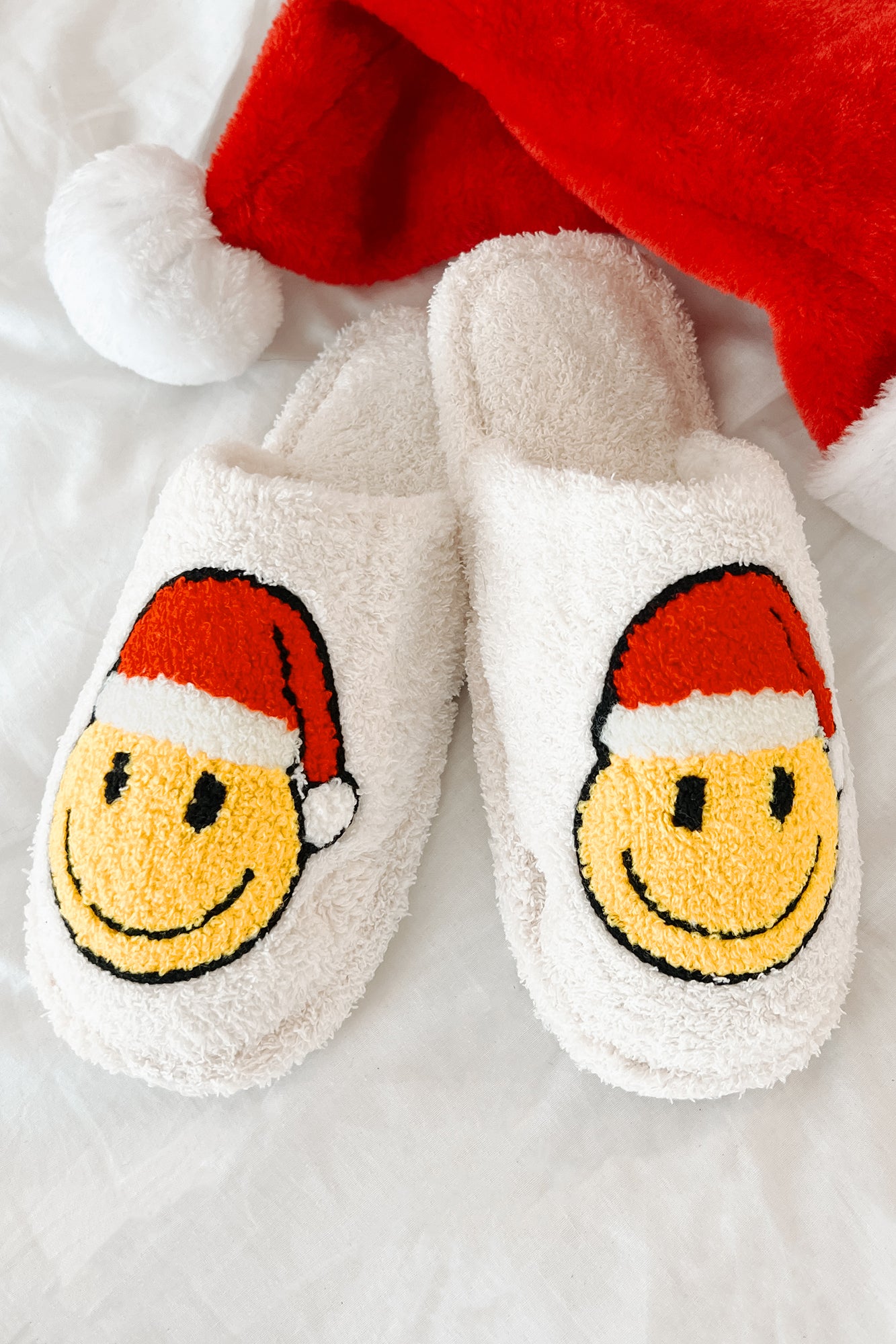 Jolly For The Holidays Fuzzy Santa Smile Slippers (White/Santa) - NanaMacs