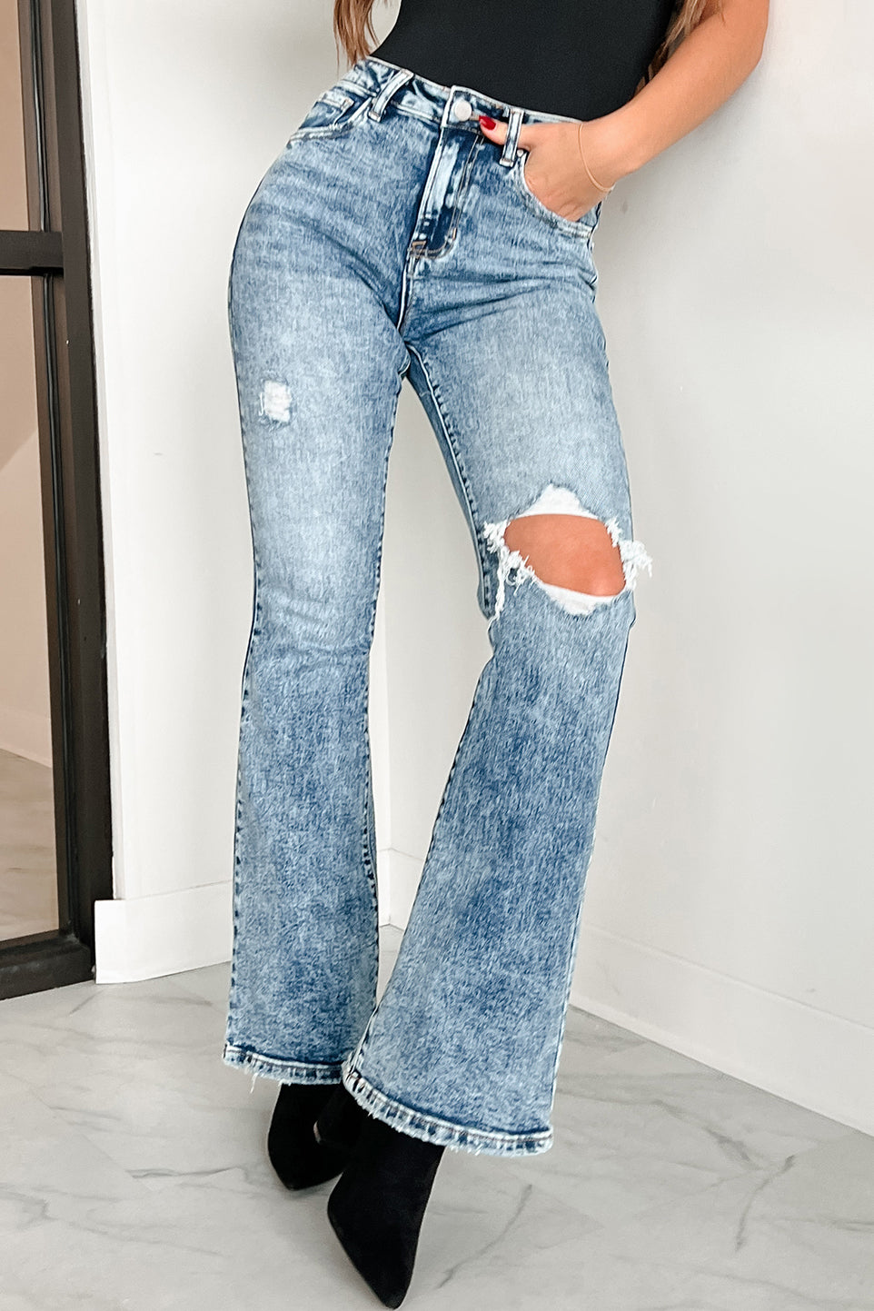 Dimitri Mid-Rise Split Hem Bootcut Kancan Jeans (Medium) · NanaMacs