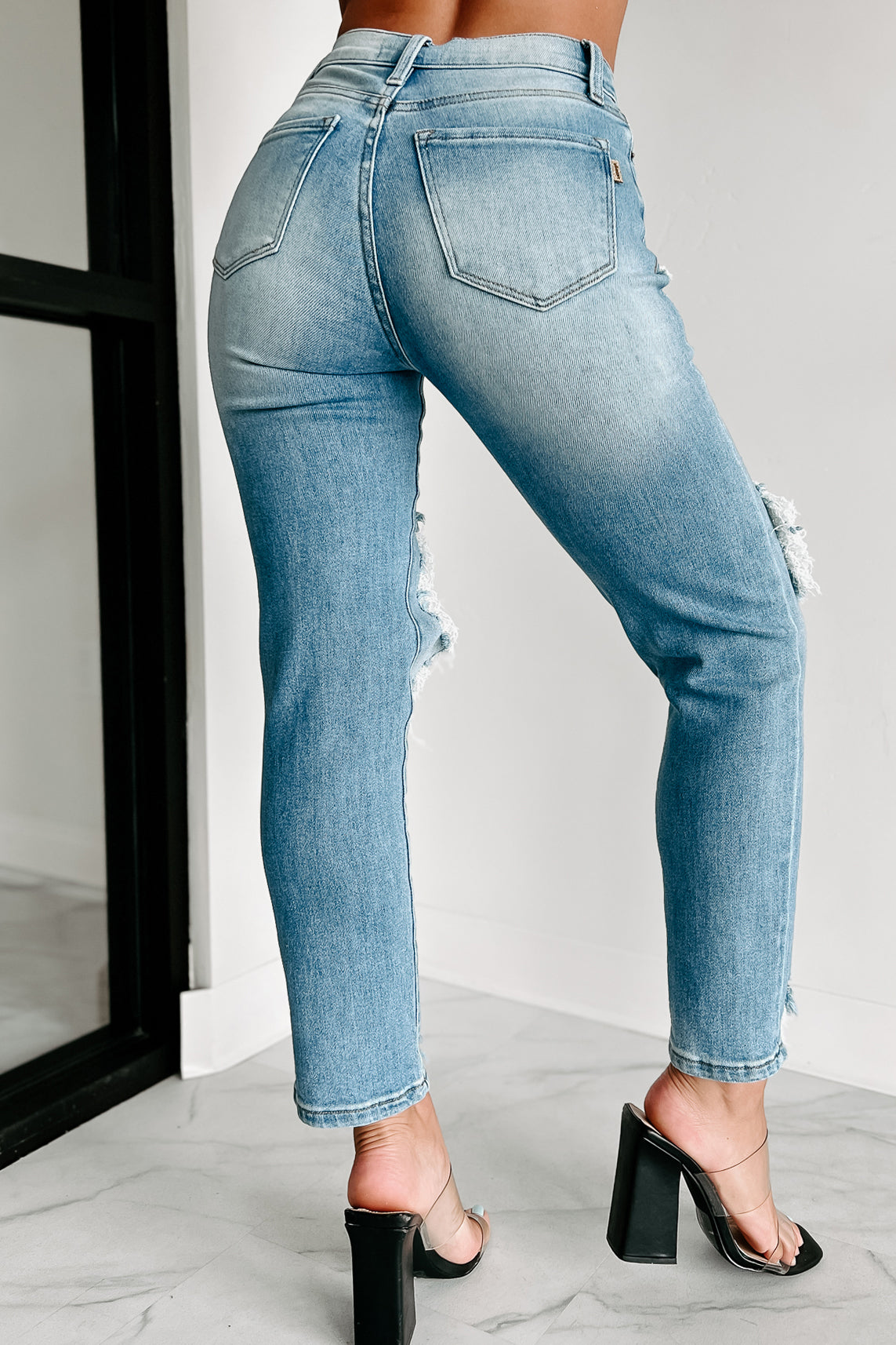 Find your rise! Which denim rise is right for you? 1. LOW RISE