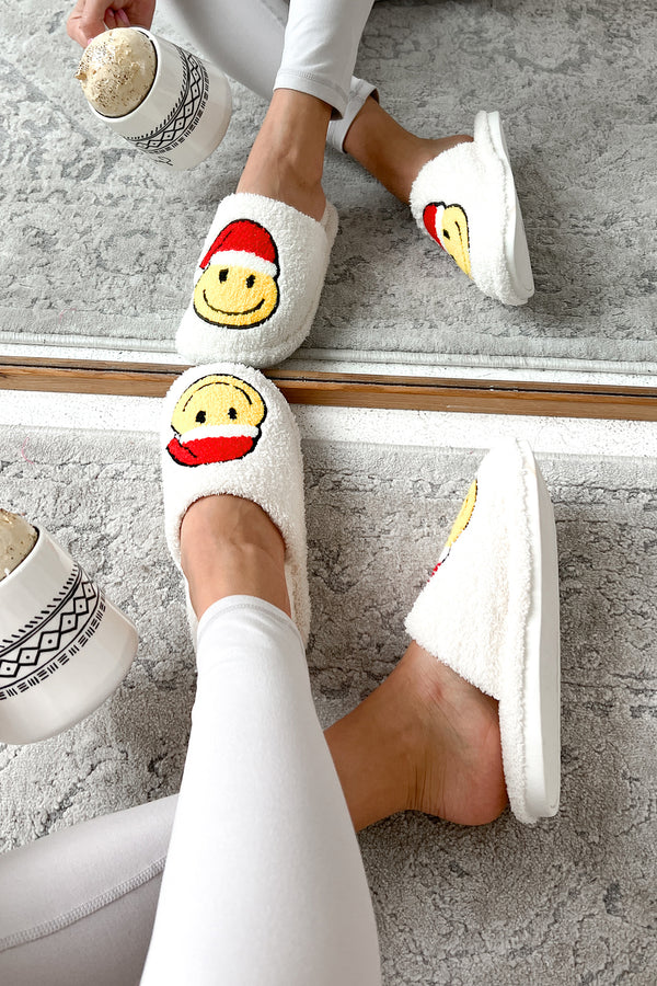 Jolly For The Holidays Fuzzy Santa Smile Slippers (White/Santa) - NanaMacs