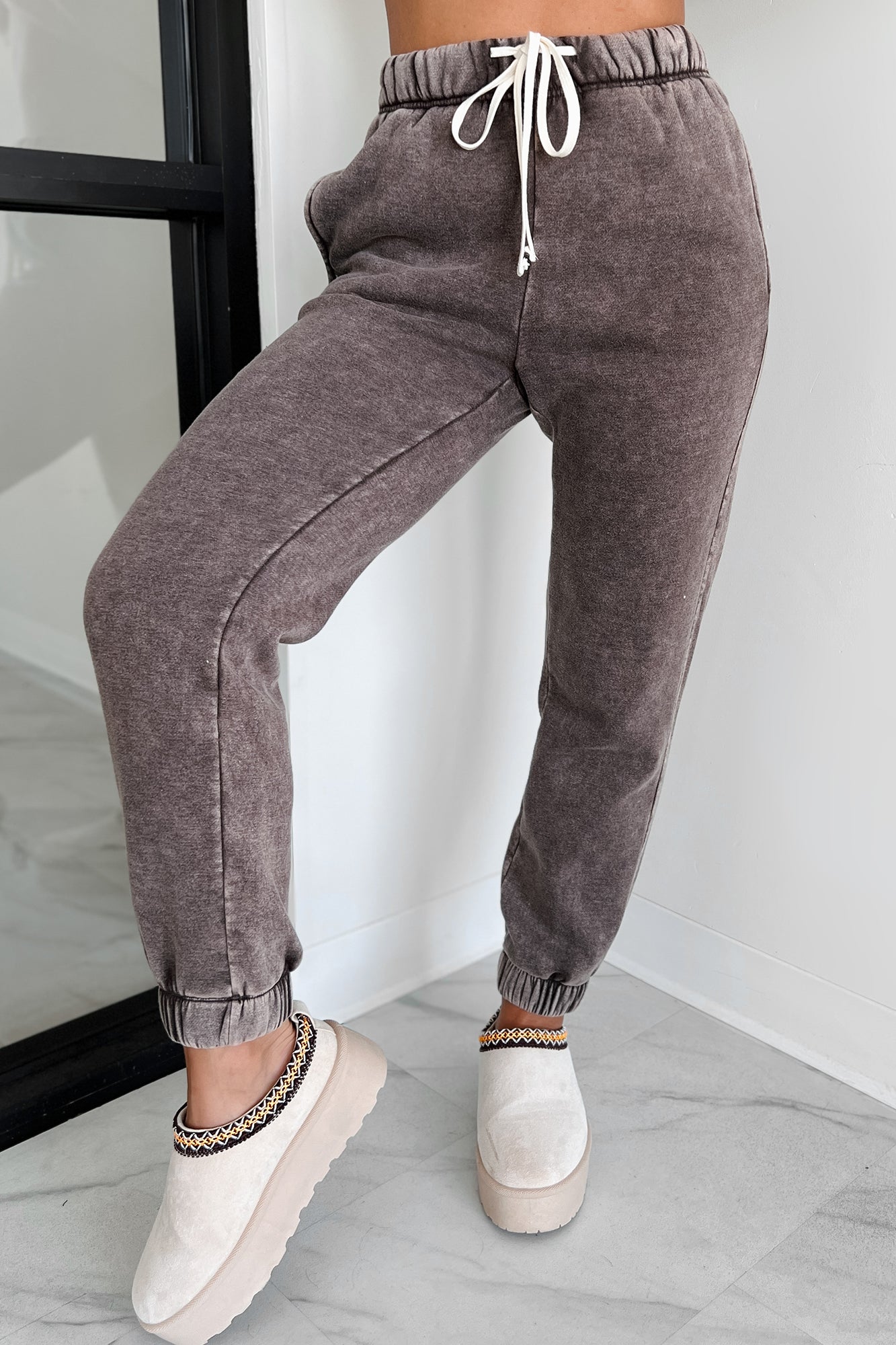 Finnegan Zenana Acid Wash Jogger Sweatpants (Brown) - NanaMacs