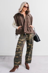 Frosted Glow High Neck Button Up Sherpa Vest (Brown) - NanaMacs