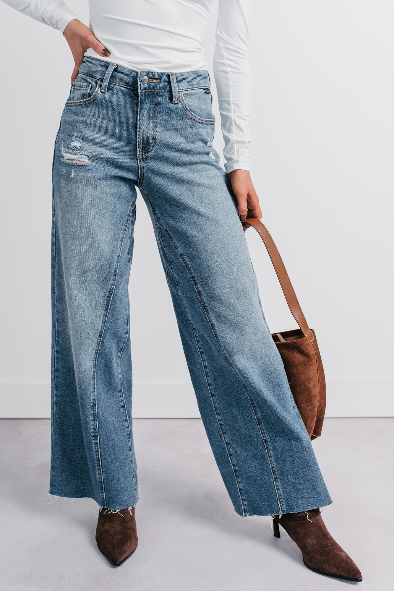 Isaac Mid Rise Wide Leg Cello Jeans (Medium)