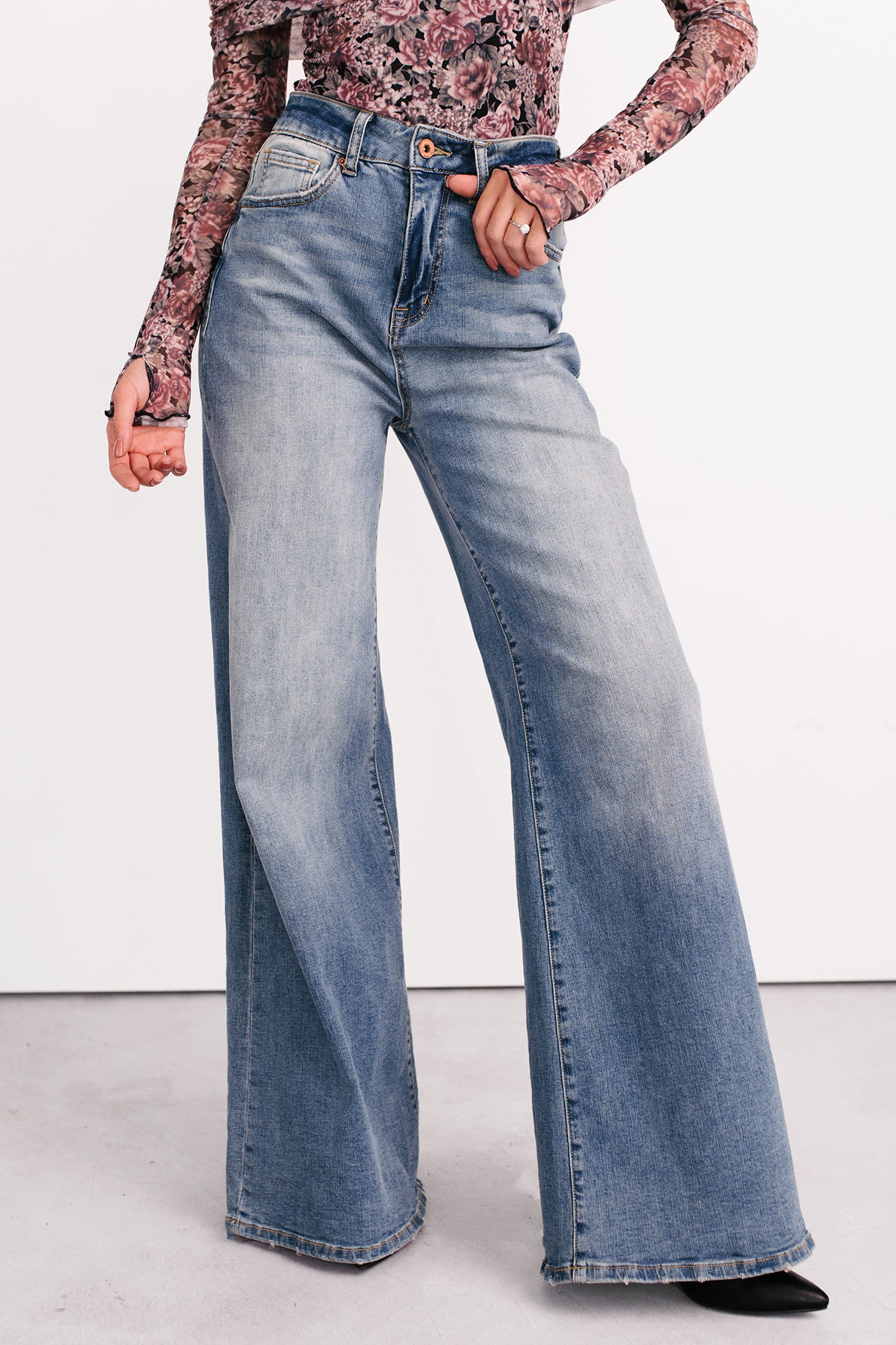 Mickie Special A High Rise Wide Leg Jeans (Medium) - NanaMacs