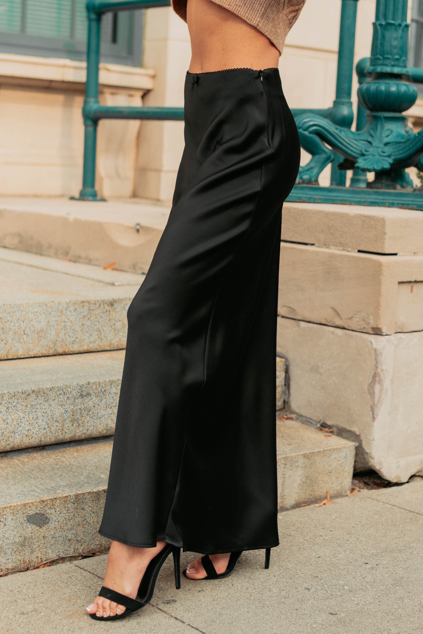 Chic Knows Best Textured Maxi Skirt (Black) - NanaMacs