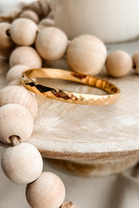 Breezy Glow Textured Hinge Bangle Bracelet (Gold) - NanaMacs